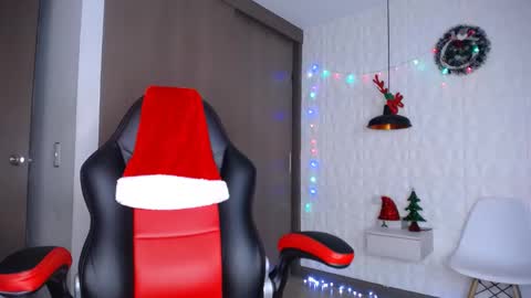 Angel online show from December 4, 5:33 pm