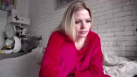 Snapshot of angel_girllovemy chatting on February 4, 8:02 am ANGEL online show from February 4, 8:02 am