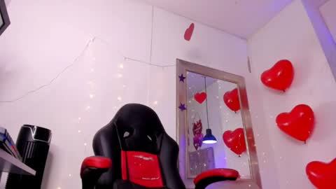 angel hardy online show from April 4, 10:58 am