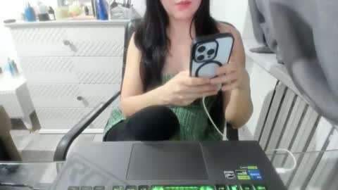 angel_lee__ online show from February 28, 2:09 pm