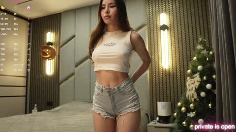 Luisa online show from December 13, 2:38 pm