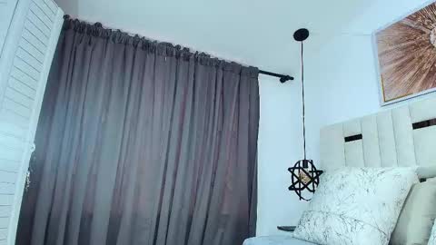 Snapshot of angel_perverted1 chatting on October 31, 11:25 am Nicolle  online show from October 31, 11:25 am