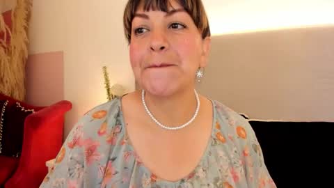 angel_velvet_ online show from October 17, 2:09 pm