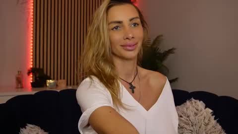 Anysia online show from October 7, 6:56 pm