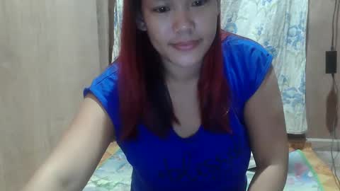 Snapshot of angela413796 chatting on December 21, 7:27 pm angela413796 online show from December 21, 7:27 pm