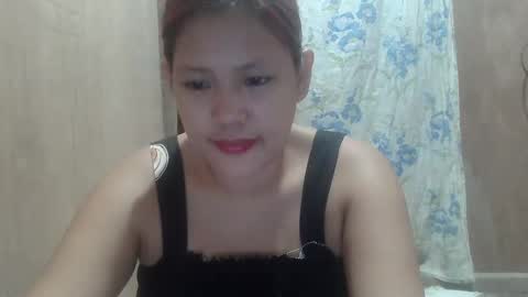 Snapshot of angela413796 chatting on February 11, 8:48 am angela413796 online show from February 11, 8:48 am