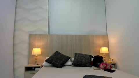 Angela Calderon online show from January 9, 2:33 am