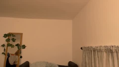 angela online show from March 17, 8:24 pm