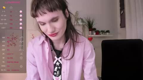 Snapshot of angela_fog chatting on February 15, 9:17 pm angela_fog online show from February 15, 9:17 pm