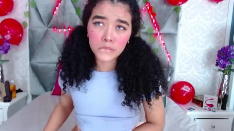 Snapshot of angela_lovee1 chatting on December 27, 1:18 pm Angela online show from December 27, 1:18 pm