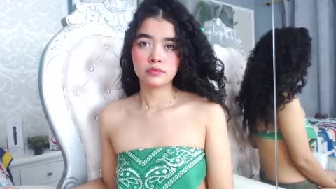 Snapshot of angela_lovee1 chatting on January 18, 12:36 pm Angela online show from January 18, 12:36 pm