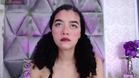 Snapshot of angela_lovee1 chatting on December 11, 12:34 pm Angela online show from December 11, 12:34 pm