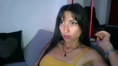 Snapshot of angela_mis chatting on February 20, 3:01 am Angela online show from February 20, 3:01 am