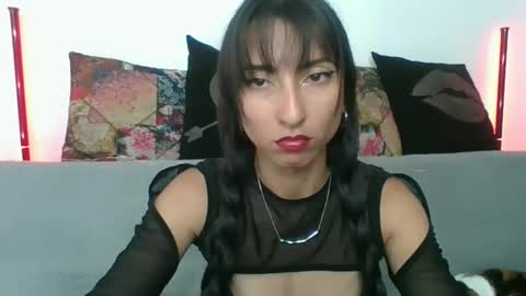 Snapshot of angela_mis chatting on December 5, 2:42 am Angela online show from December 5, 2:42 am