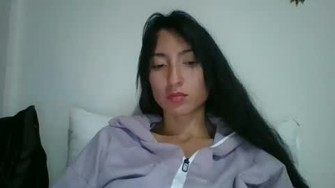 Snapshot of angela_mis chatting on January 3, 4:22 am Angela online show from January 3, 4:22 am