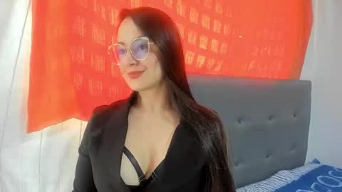 Snapshot of angela_nix chatting on October 23, 3:18 pm angela_nix online show from October 23, 3:18 pm