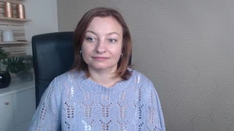 Snapshot of angela_samt chatting on October 22, 5:45 am Angela online show from October 22, 5:45 am