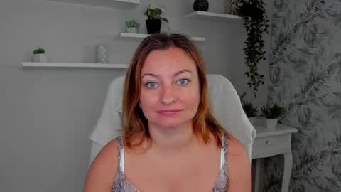 Snapshot of angela_samt chatting on September 9, 5:51 am Angela online show from September 9, 5:51 am