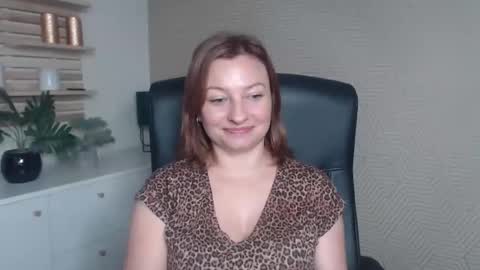 Snapshot of angela_samt chatting on October 28, 7:03 am Angela online show from October 28, 7:03 am
