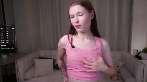 Snapshot of angelabalay chatting on October 29, 11:25 am Mary online show from October 29, 11:25 am