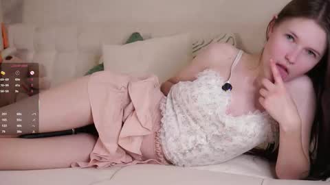 Snapshot of angelabalay chatting on October 18, 11:24 am Mary online show from October 18, 11:24 am