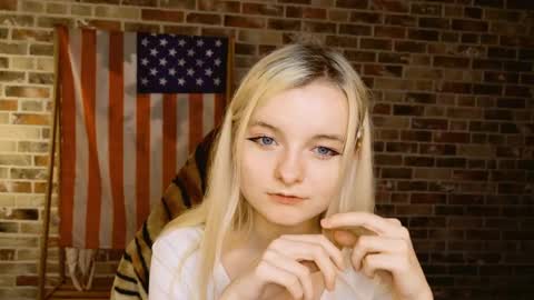angelabunny_ online show from May 22, 1:20 pm