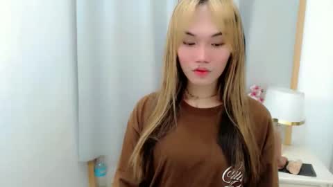 angela online show from September 29, 7:13 am