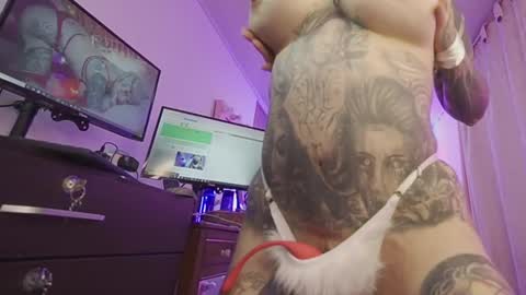 Snapshot of angelacianuro_ chatting on March 2, 4:07 am angelacianuro_ online show from March 2, 4:07 am