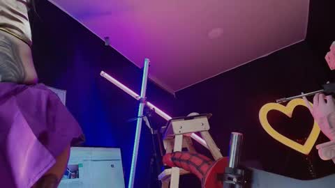 Angela Cianuro online show from October 8, 3:55 am