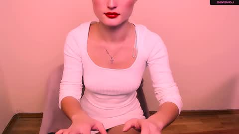 Alice online show from December 8, 9:35 am
