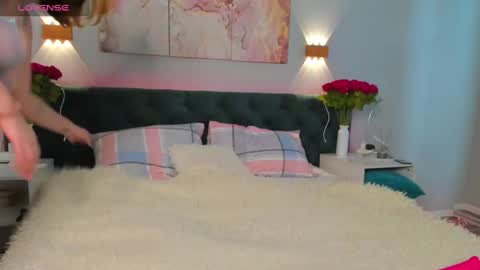 angelawallace online show from February 27, 8:17 am