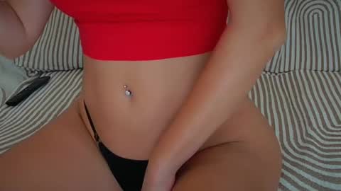 Snapshot of angelbabylovee chatting on October 8, 10:58 pm Angel online show from October 8, 10:58 pm