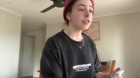 venellope888 online show from February 19, 11:57 pm