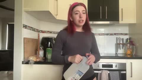 venellope888 online show from February 1, 4:35 am