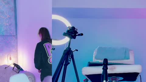 angel online show from April 4, 1:37 am