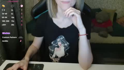 Snapshot of angelcute32 chatting on October 21, 3:27 pm AngelCute32 online show from October 21, 3:27 pm