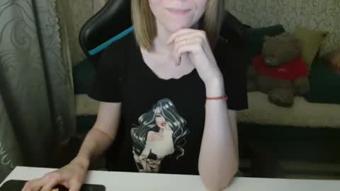 Snapshot of angelcute32 chatting on October 18, 3:48 pm AngelCute32 online show from October 18, 3:48 pm