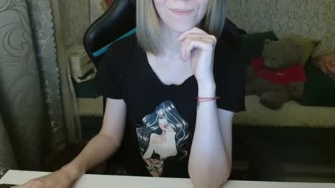 Snapshot of angelcute32 chatting on October 9, 3:38 pm AngelCute32 online show from October 9, 3:38 pm