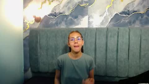 Snapshot of angeles_azul chatting on October 24, 1:51 pm angel online show from October 24, 1:51 pm