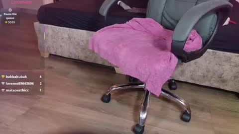 Snapshot of angeles_azul chatting on October 6, 8:13 pm angel online show from October 6, 8:13 pm