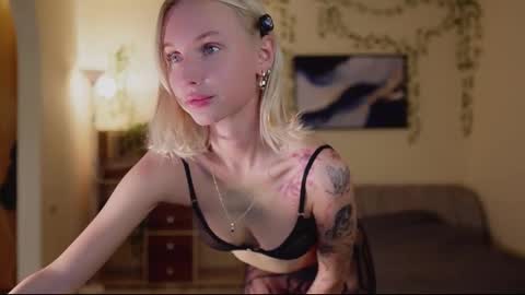 Gabby online show from September 24, 5:23 pm