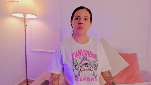 Snapshot of angelica_cross chatting on October 28, 7:30 pm Angelica Cross online show from October 28, 7:30 pm