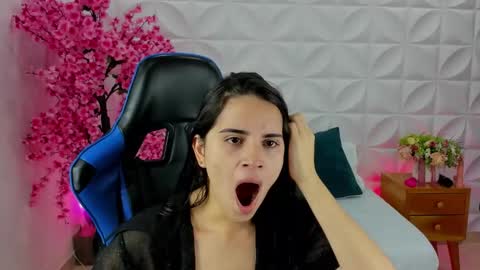 Snapshot of angelica_dymond chatting on January 4, 7:02 pm A N G E L I C A online show from January 4, 7:02 pm