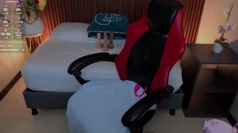 Snapshot of angelica_dymond chatting on October 24, 2:57 pm A N G E L I C A online show from October 24, 2:57 pm