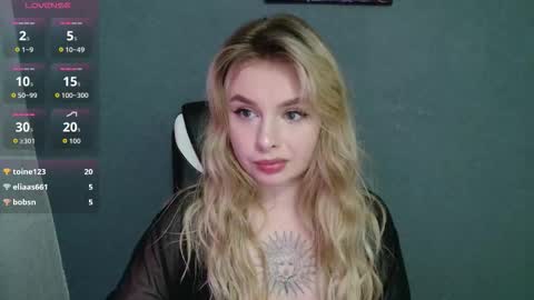 Snapshot of angelicablanch chatting on October 27, 10:04 pm angelicablanch online show from October 27, 10:04 pm