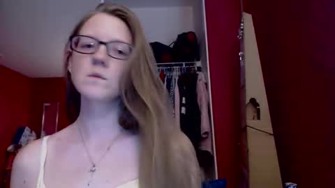 Snapshot of angelicangel3 chatting on October 27, 12:50 am AngelicAngel online show from October 27, 12:50 am