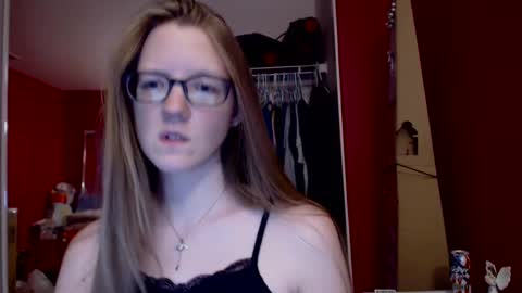 Snapshot of angelicangel3 chatting on February 27, 7:23 am AngelicAngel online show from February 27, 7:23 am