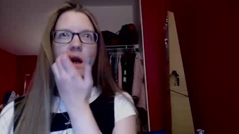 Snapshot of angelicangel3 chatting on October 18, 5:43 am AngelicAngel online show from October 18, 5:43 am