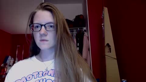 Snapshot of angelicangel3 chatting on October 19, 6:37 am AngelicAngel online show from October 19, 6:37 am