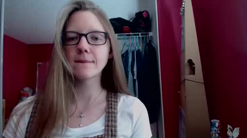 Snapshot of angelicangel3 chatting on February 19, 9:03 pm AngelicAngel online show from February 19, 9:03 pm